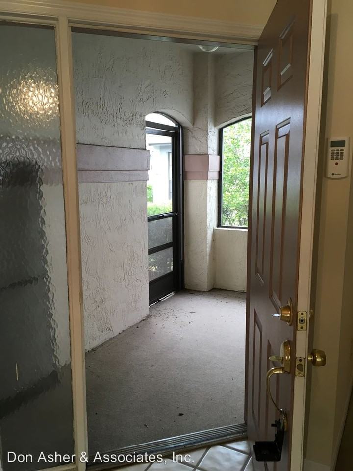 5765 Parkview Point Dr - Photo 2 of 13