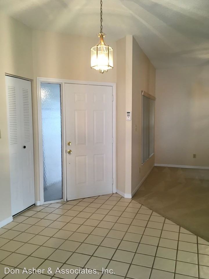 5765 Parkview Point Dr - Photo 3 of 13