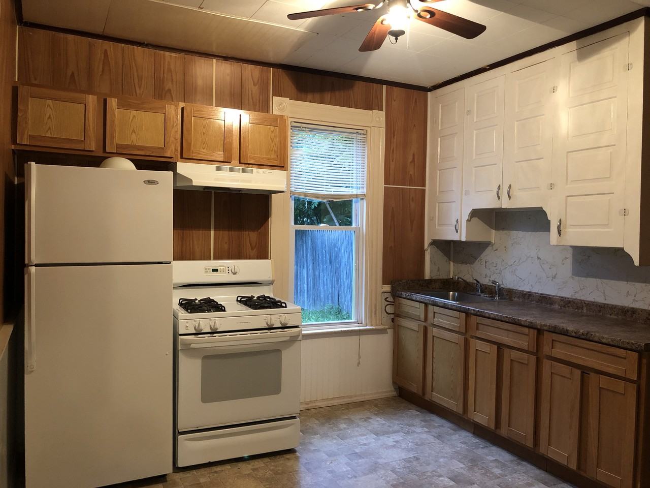 118 Parade St - Photo 2 of 16