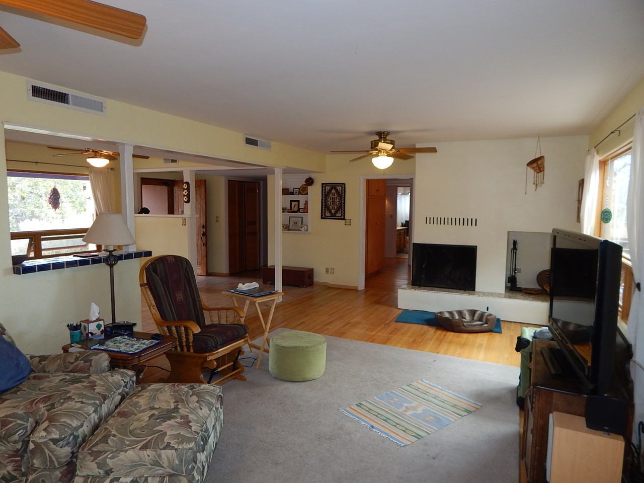 214 Spruce St - Photo 3 of 23