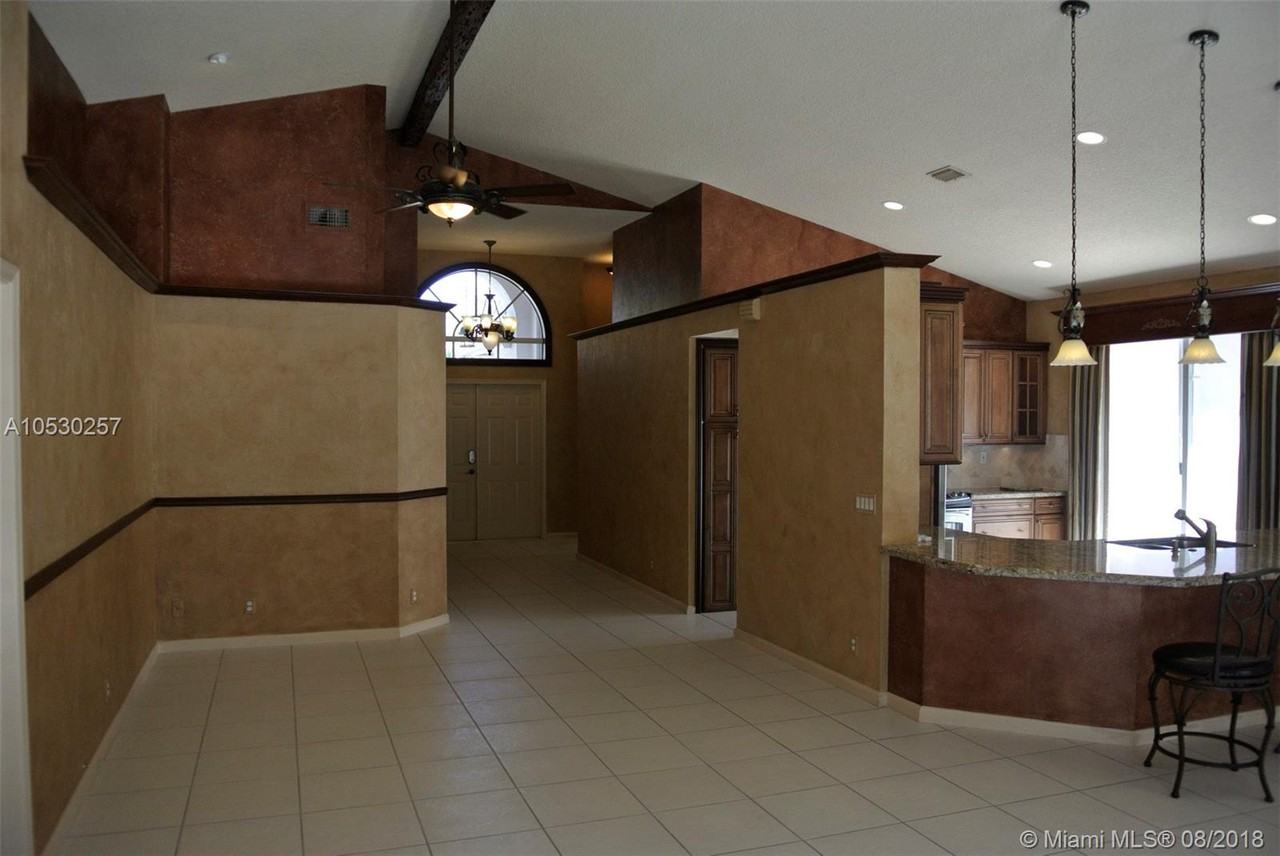 180 Southwest 167th Avenue - Photo 2 of 7