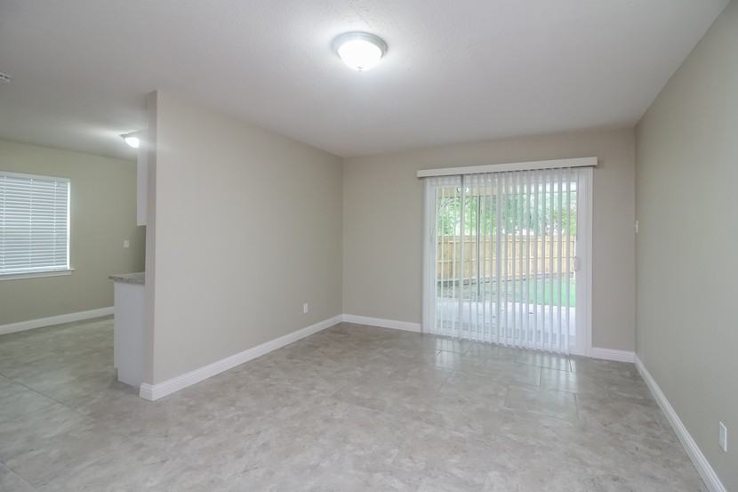 3031 Touraine Dr - Photo 2 of 15