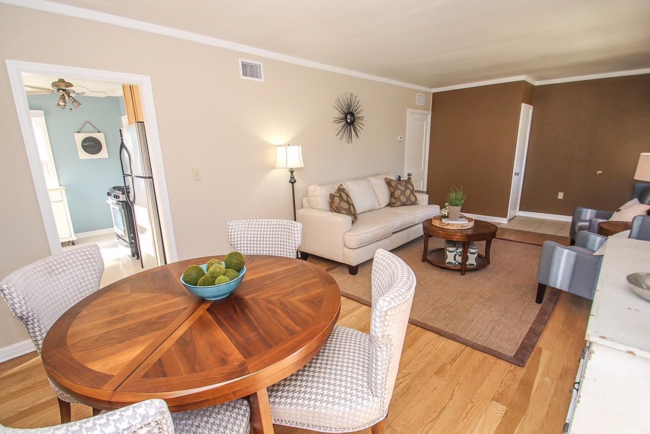 4795 N Idlewild Ave - Photo 3 of 13