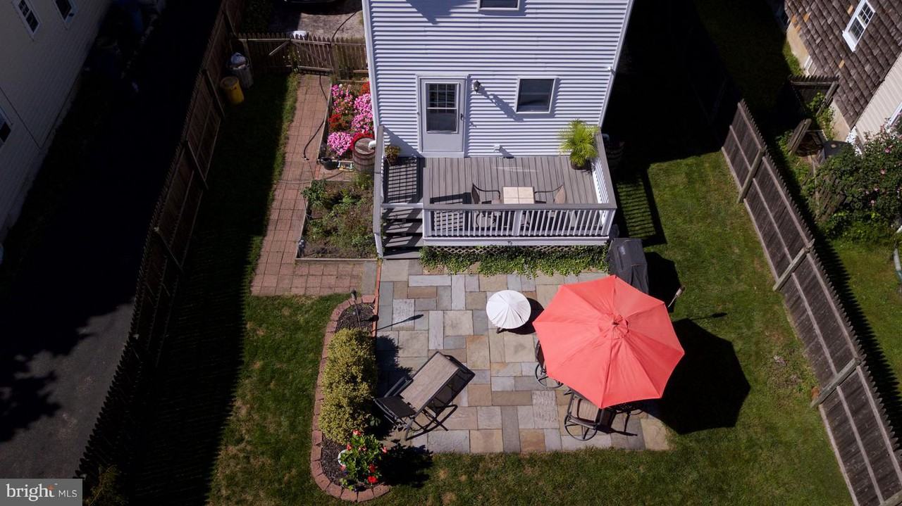 717 Moore Ave - Photo 2 of 25