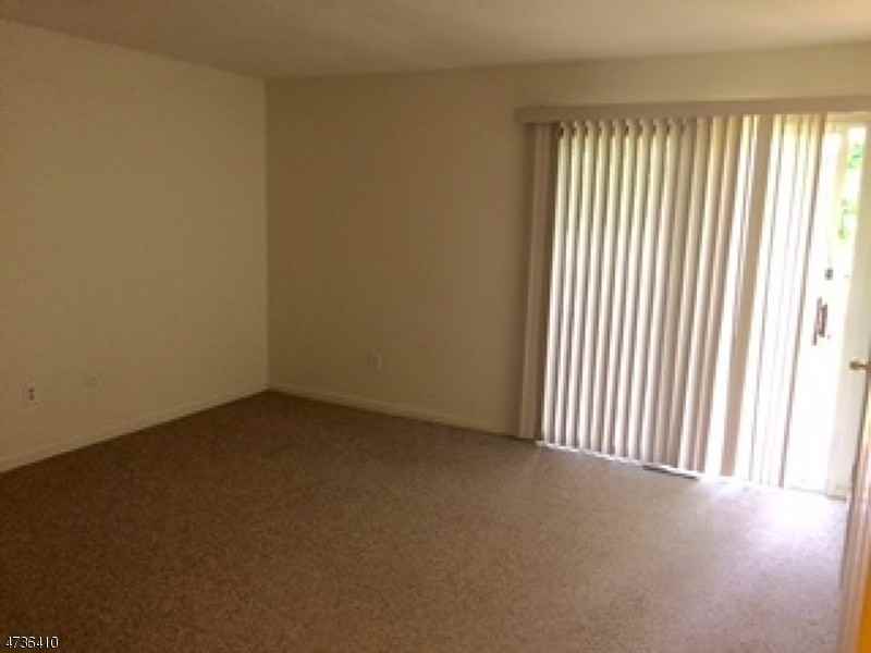 74 Carriage Ln - Photo 3 of 11