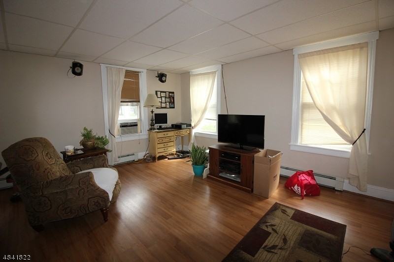 316 Lakeside Ave - Photo 2 of 11