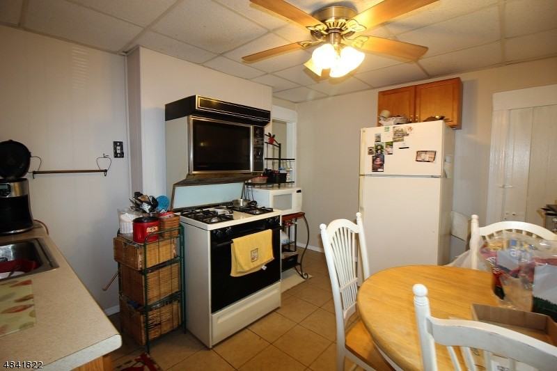 316 Lakeside Ave - Photo 3 of 11