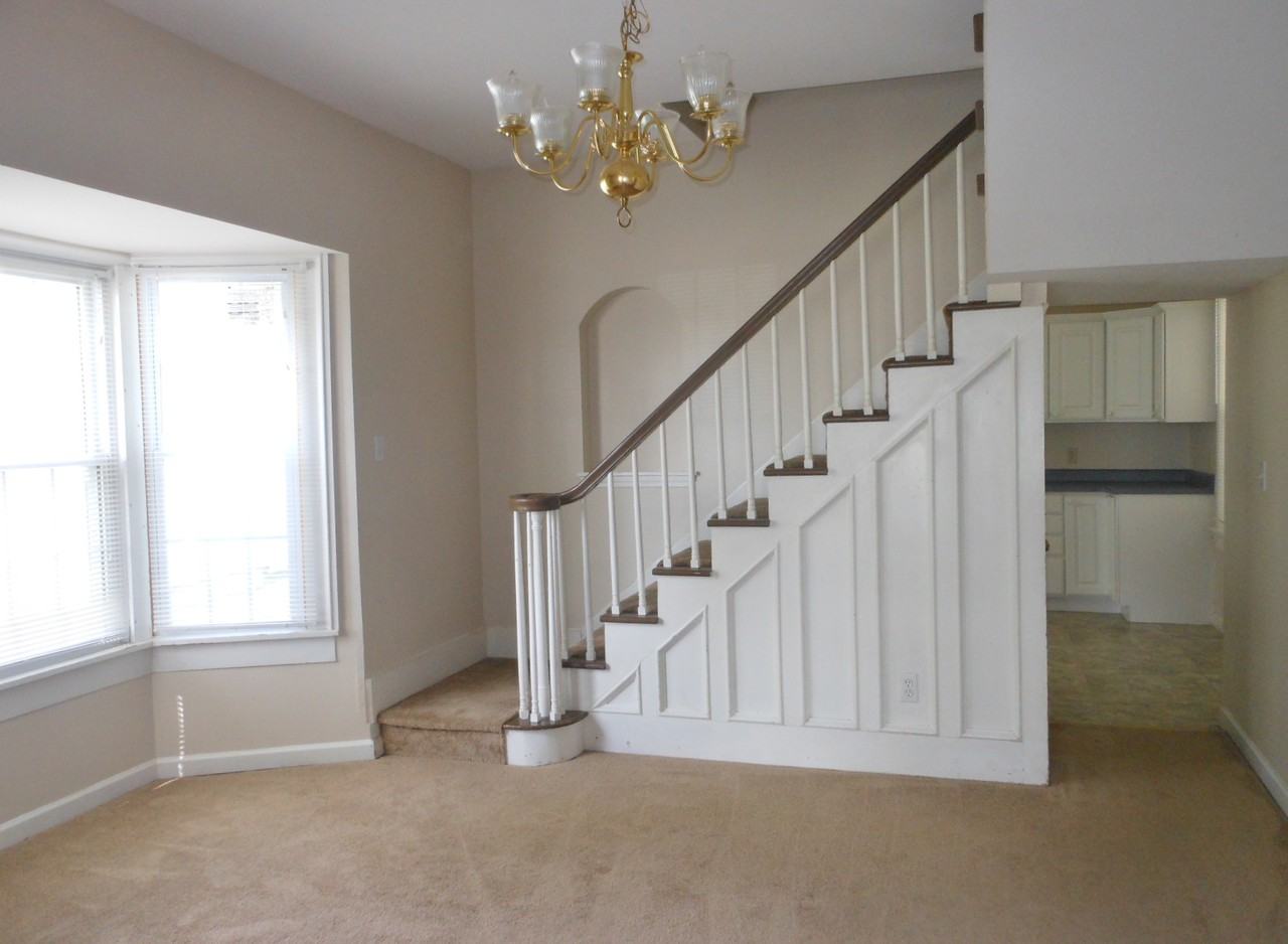 311 Schuetz Road - Photo 2 of 20