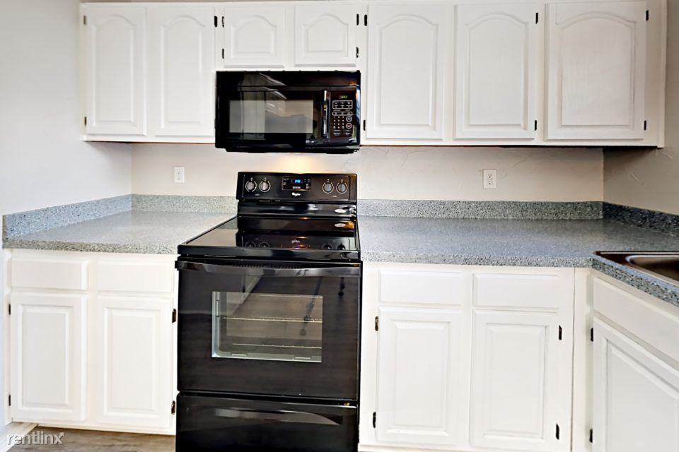 900 Freshwood Ct - Photo 3 of 16