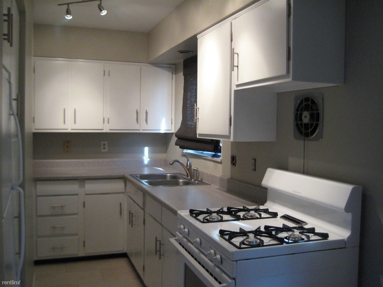 1545 King Ave - Photo 3 of 8