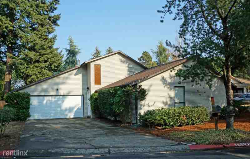 200 SE 205th Pl - Photo 2 of 32