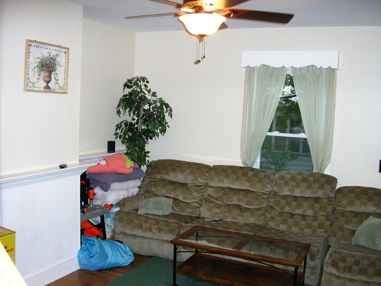 32 Roosevelt Ave - Photo 2 of 8