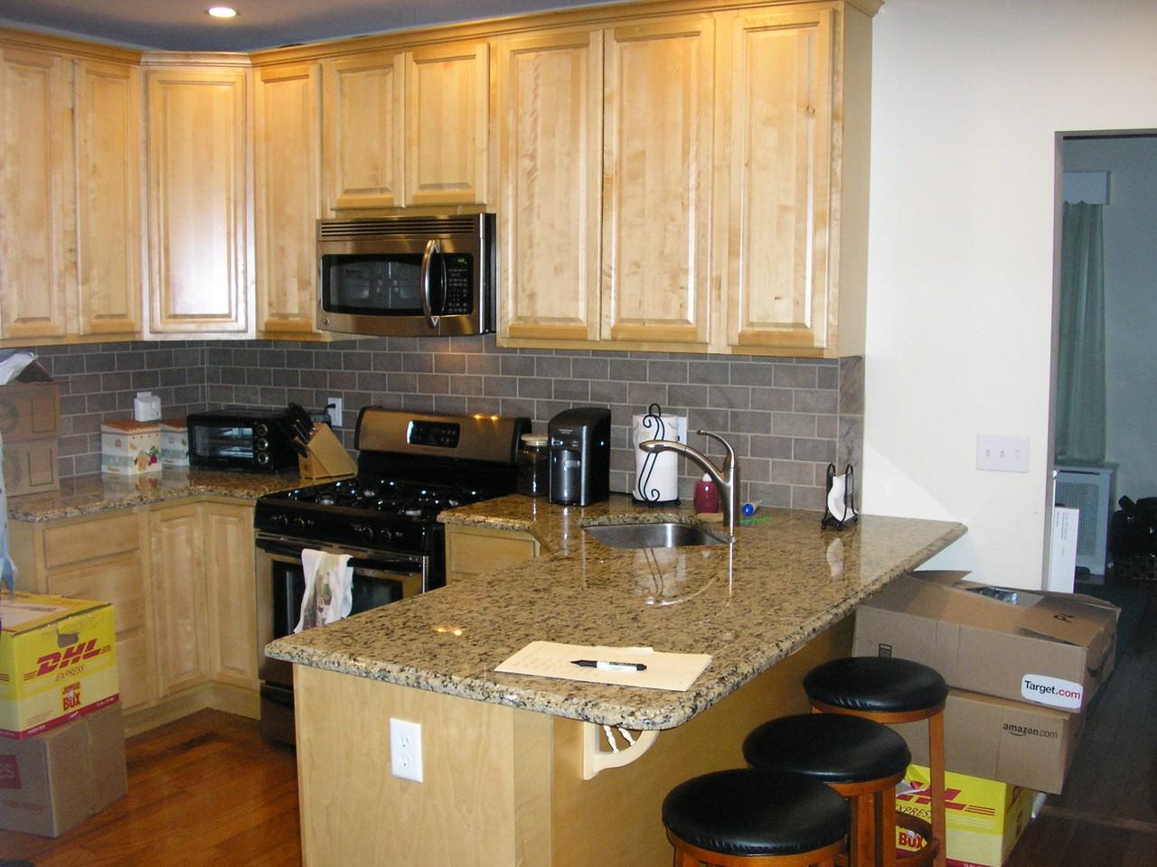 32 Roosevelt Ave - Photo 3 of 8