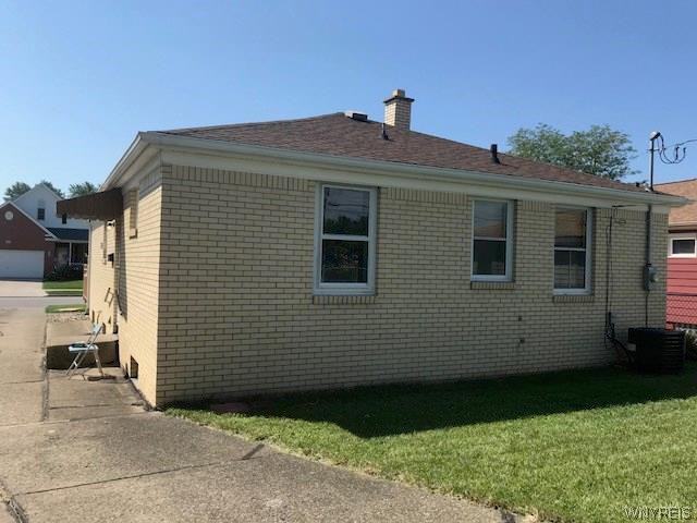 216 Bering Ave - Photo 2 of 9