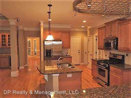 435 Fairwoods Dr - Photo 3 of 16