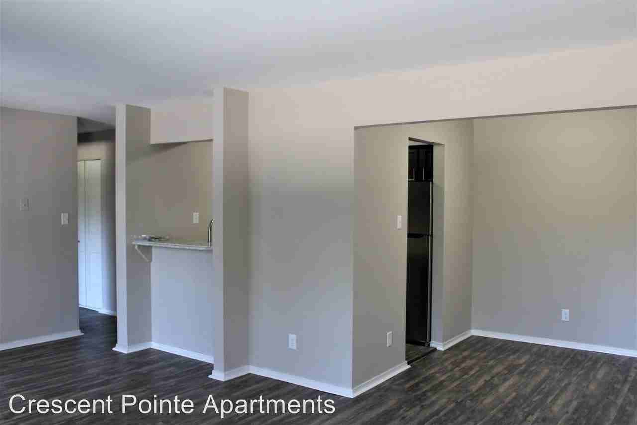 601 Crescent Drive - Photo 2 of 12