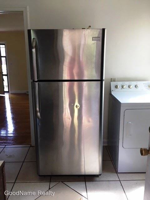 215 Fannie Cir - Photo 3 of 6