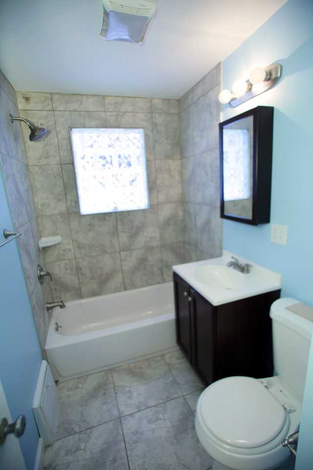 1502 37th St NW - Photo 3 of 10