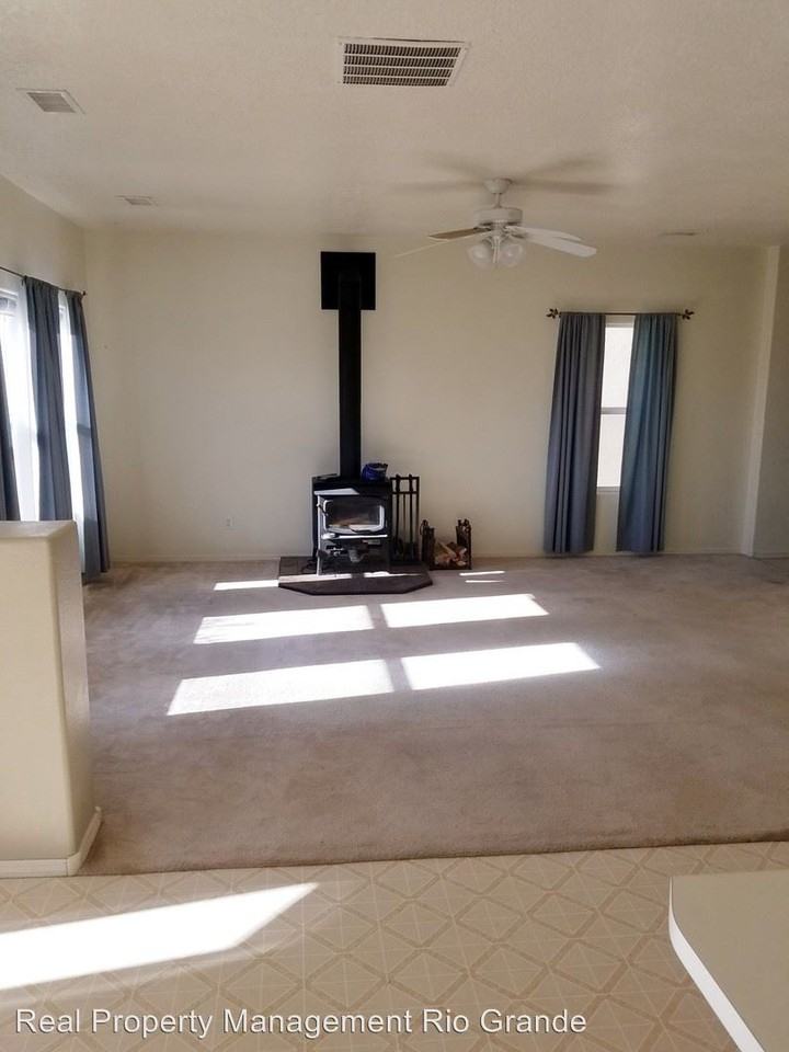 2516 Angel Dr NW - Photo 3 of 15