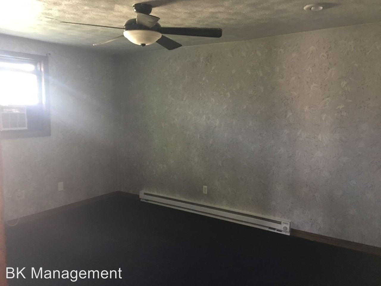 415 E Walnut Street - Photo 2 of 5