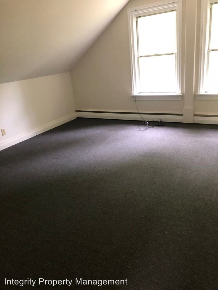 7 Cedar St - Photo 3 of 7