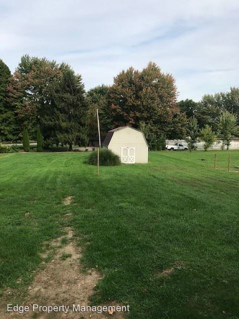 48210 N Ridge Rd - Photo 3 of 13