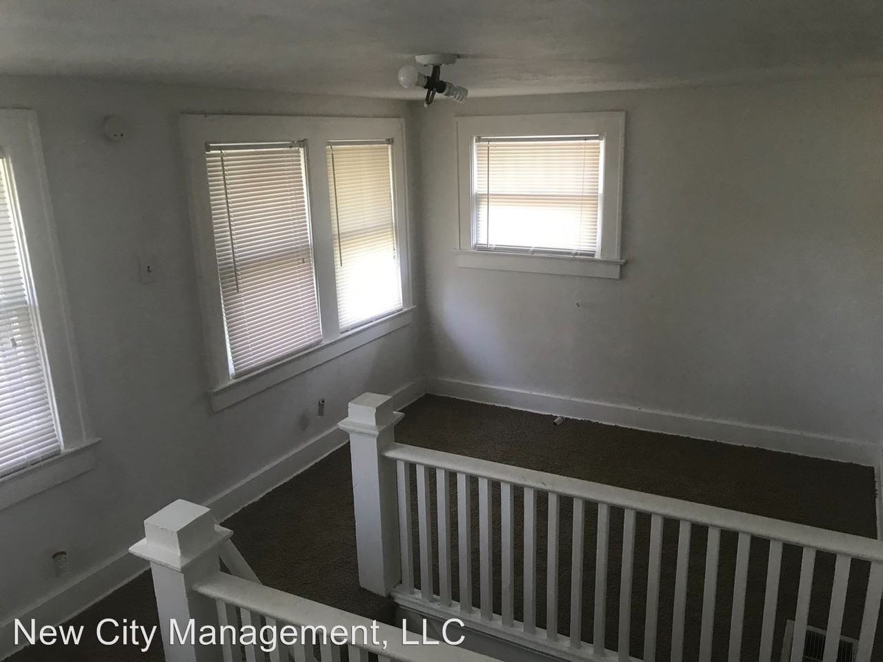 2204 E Gregory Blvd - Photo 2 of 29