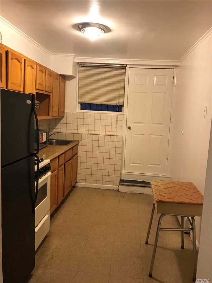 61-12 156th St - Photo 3 of 7