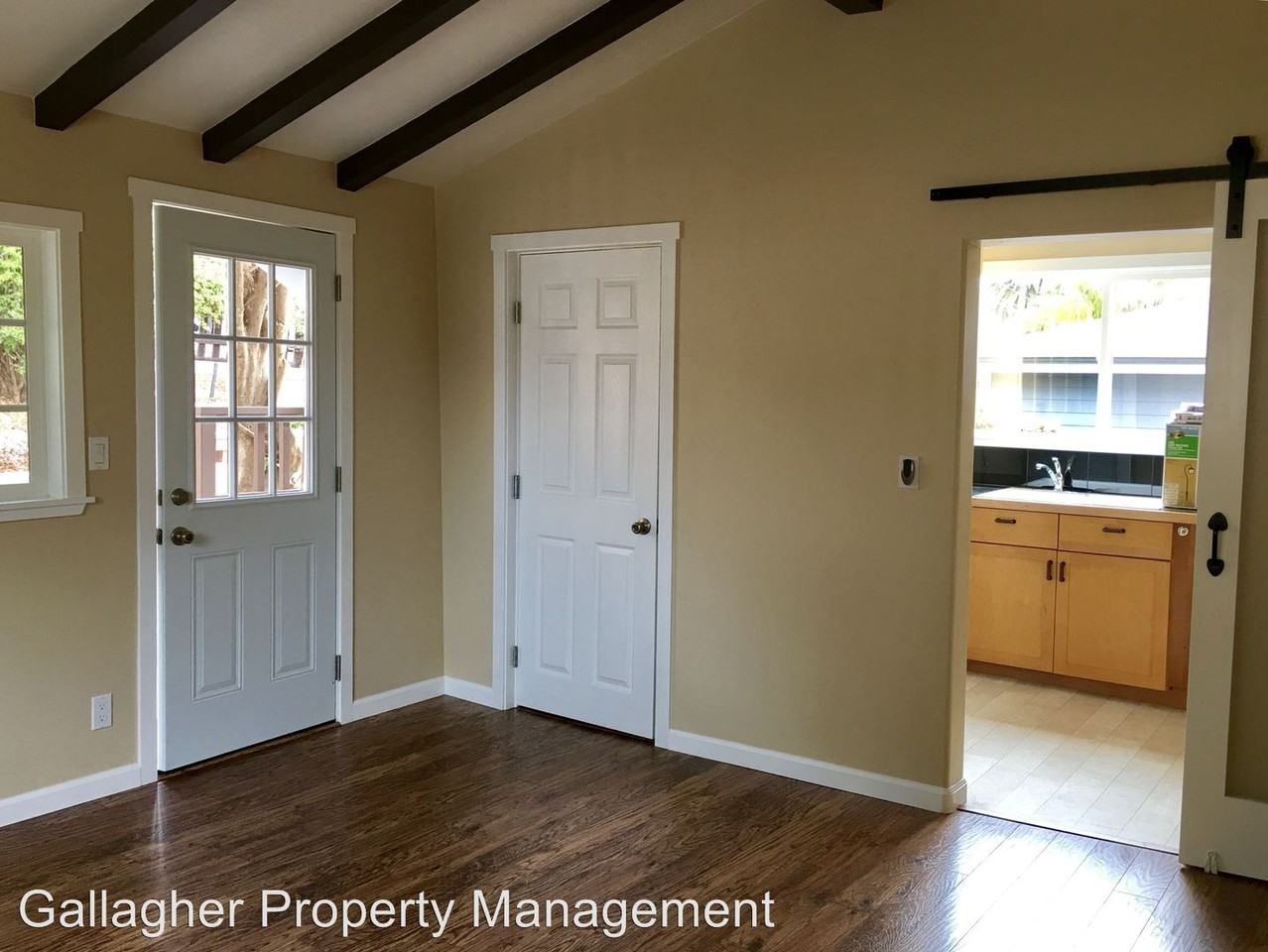 2315 Varley St - Photo 3 of 20