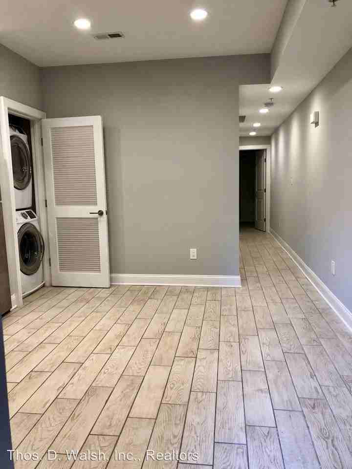 1015 E ST SE - Photo 3 of 10