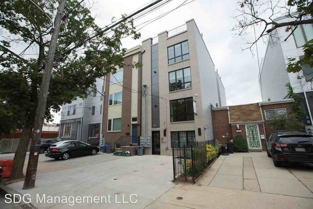 714 N 19th St Apartments in Fairmount Art Museum, Philadelphia, PA