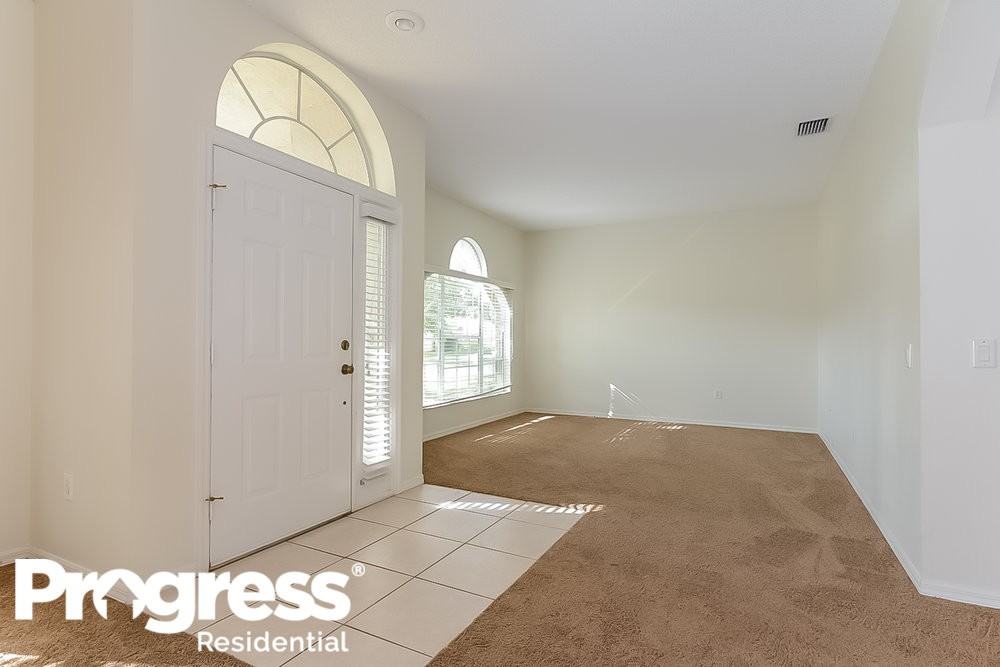 403 Country Vineyard Dr - Photo 2 of 14