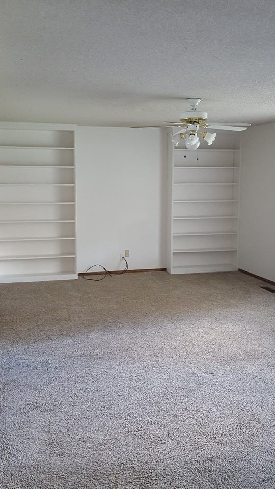 404 NW 7th St - Photo 2 of 10