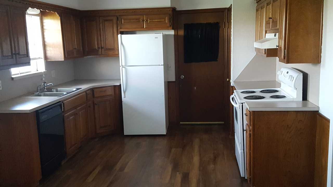 404 NW 7th St - Photo 3 of 10