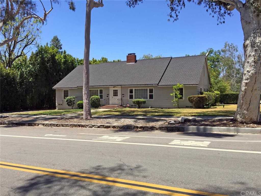 1051 N College Ave - Photo 2 of 26