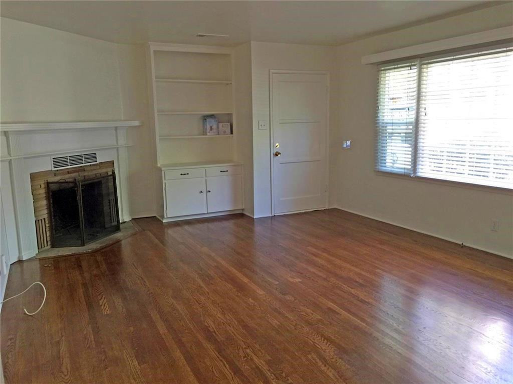 1051 N College Ave - Photo 3 of 26