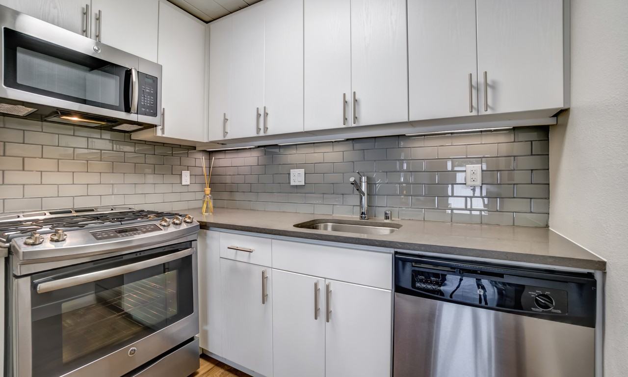 Parallel - Photo 2 of 19