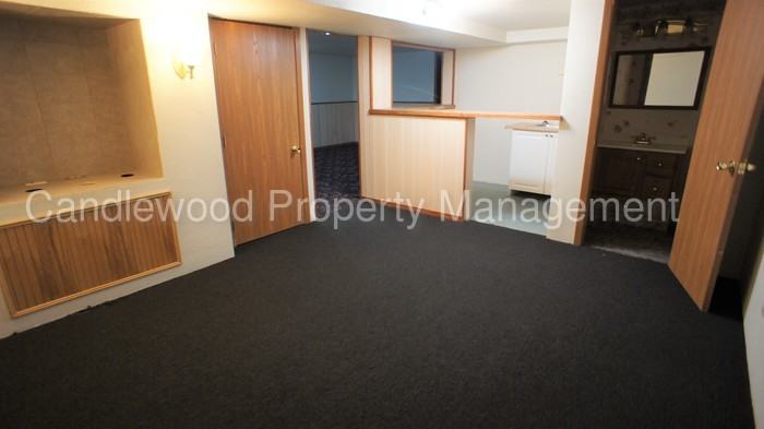 3340 Rosewood Dr - Photo 3 of 17