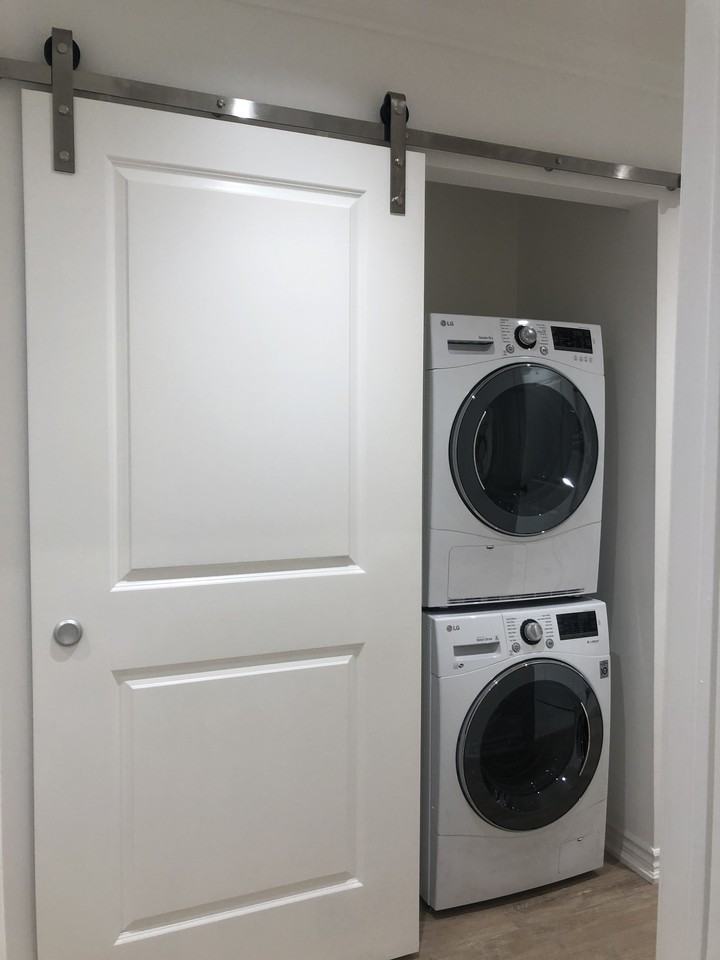 St Clair Ave W & Oakwood Ave - Photo 7 of 10