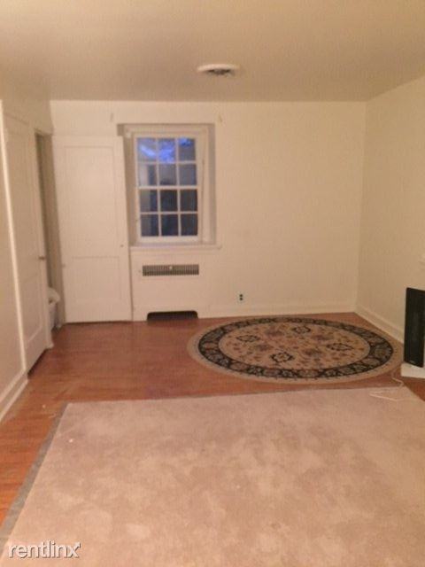 1208 Highland Ave - Photo 3 of 5