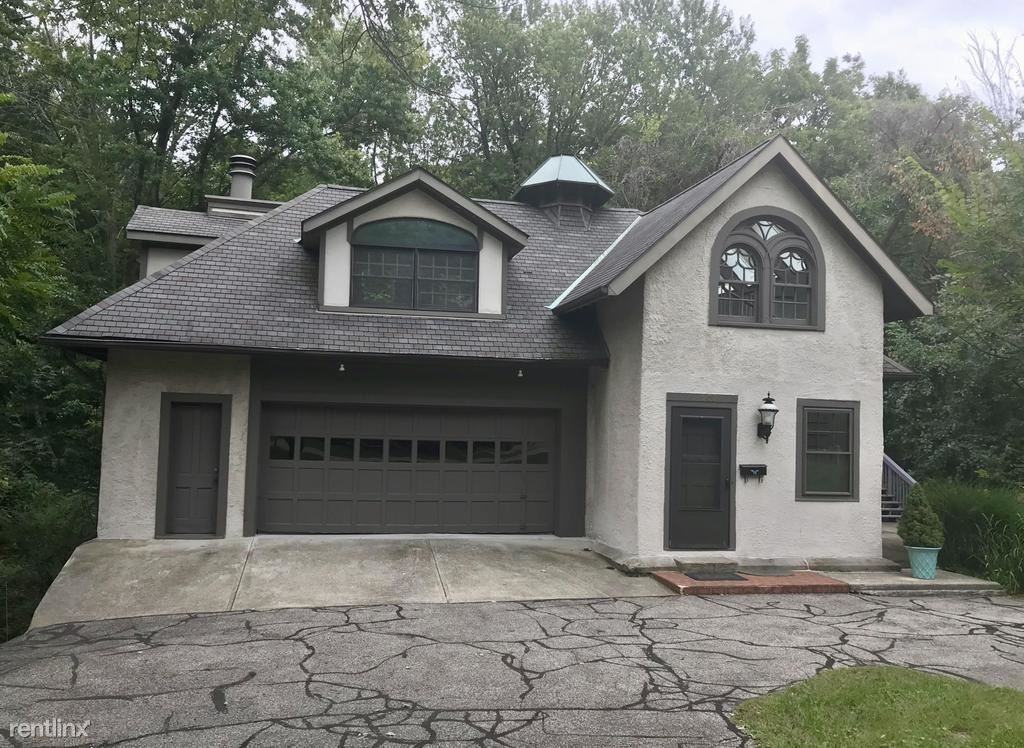 11900 Lakeshore Blvd - Photo 2 of 26