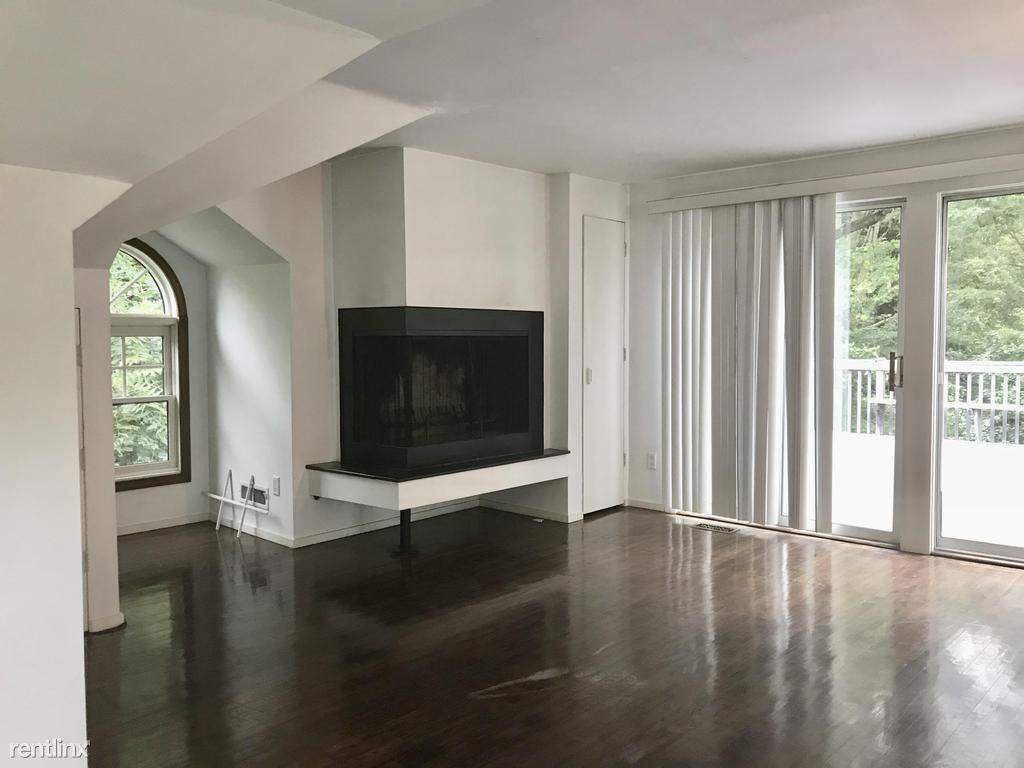 11900 Lakeshore Blvd - Photo 3 of 26