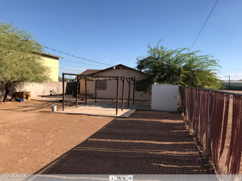 710 W 11th St - Photo 3 of 15