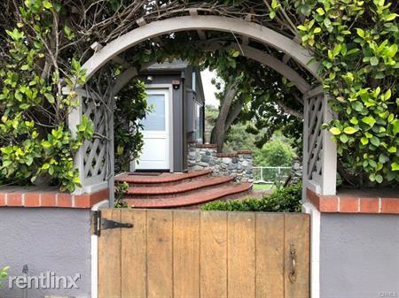 995 Summit Dr - Photo 2 of 23