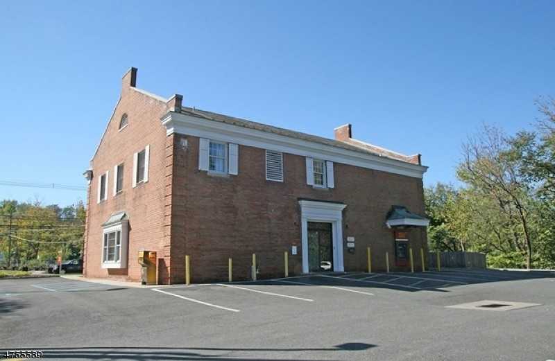 434 Main St - Photo 3 of 17