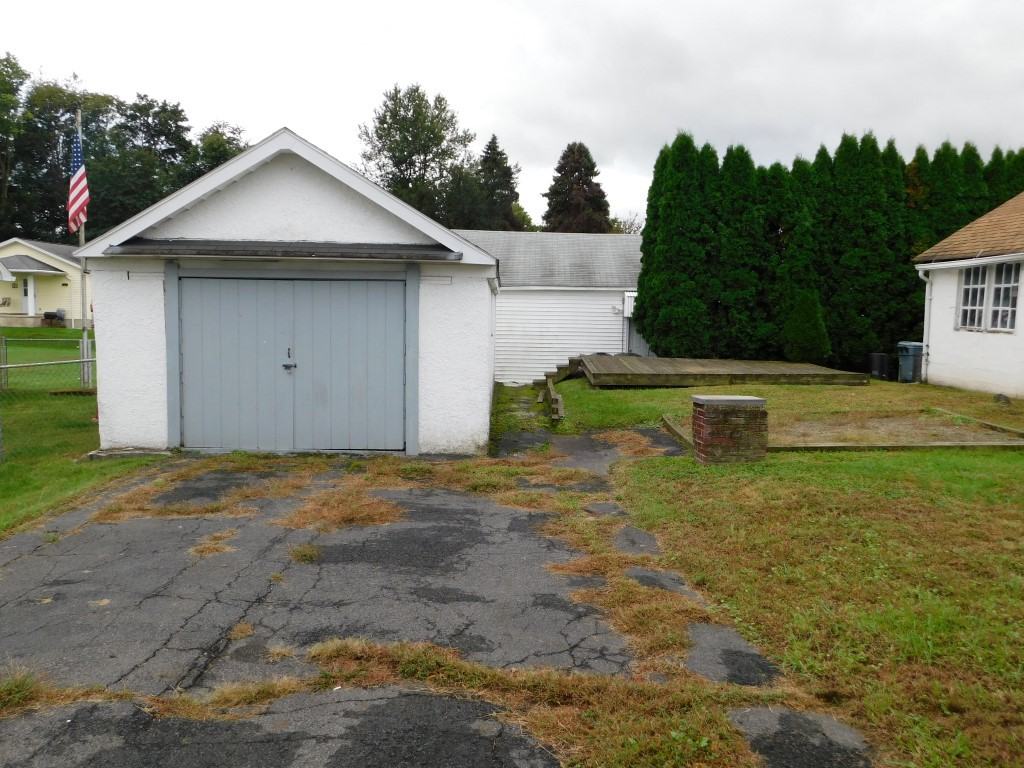 298 W 6th St - Photo 3 of 13