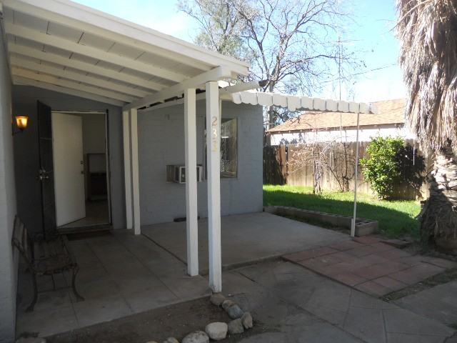 233 E 5th St - Photo 2 of 11