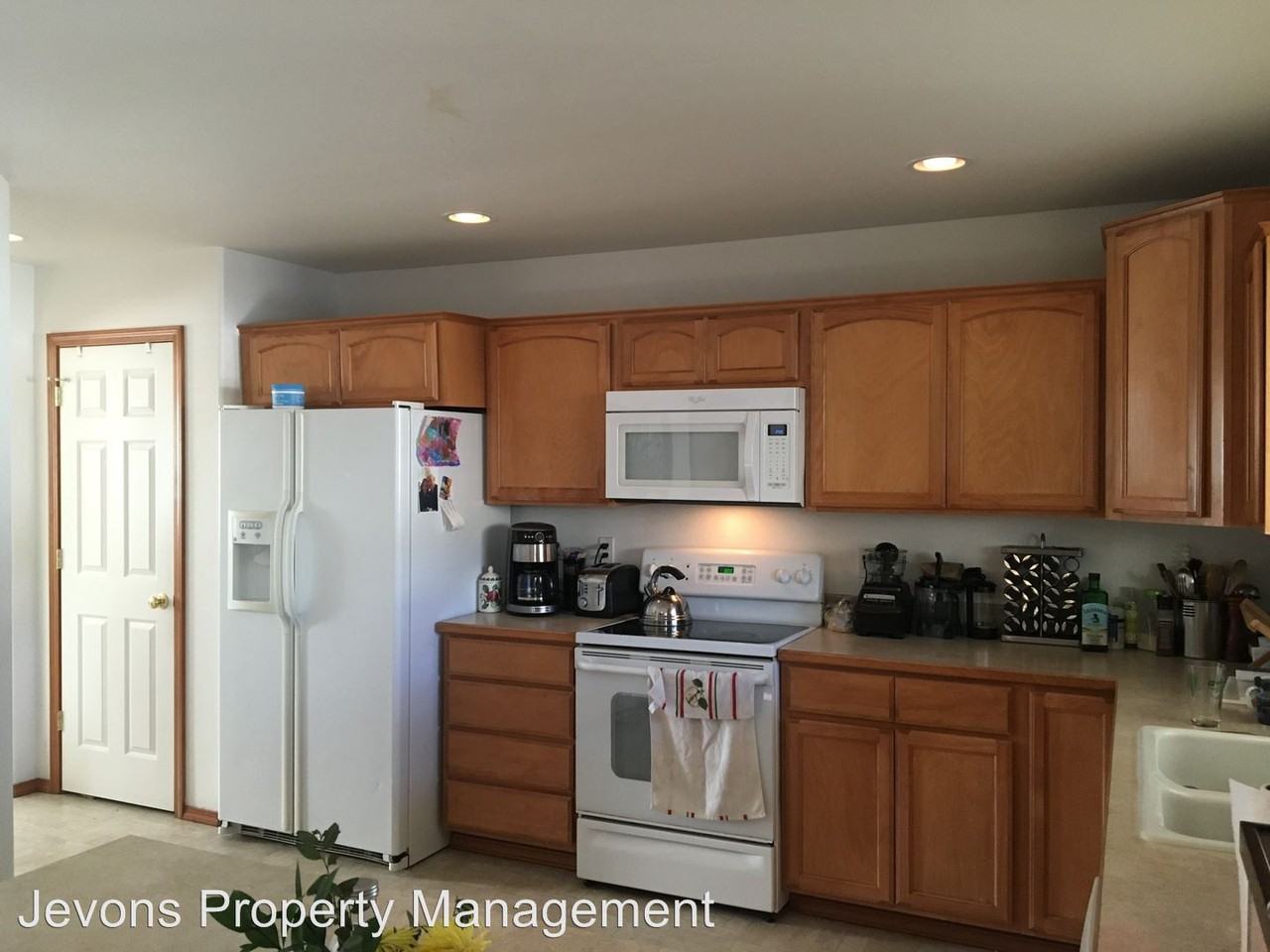 4905 Overbluff Dr - Photo 3 of 17