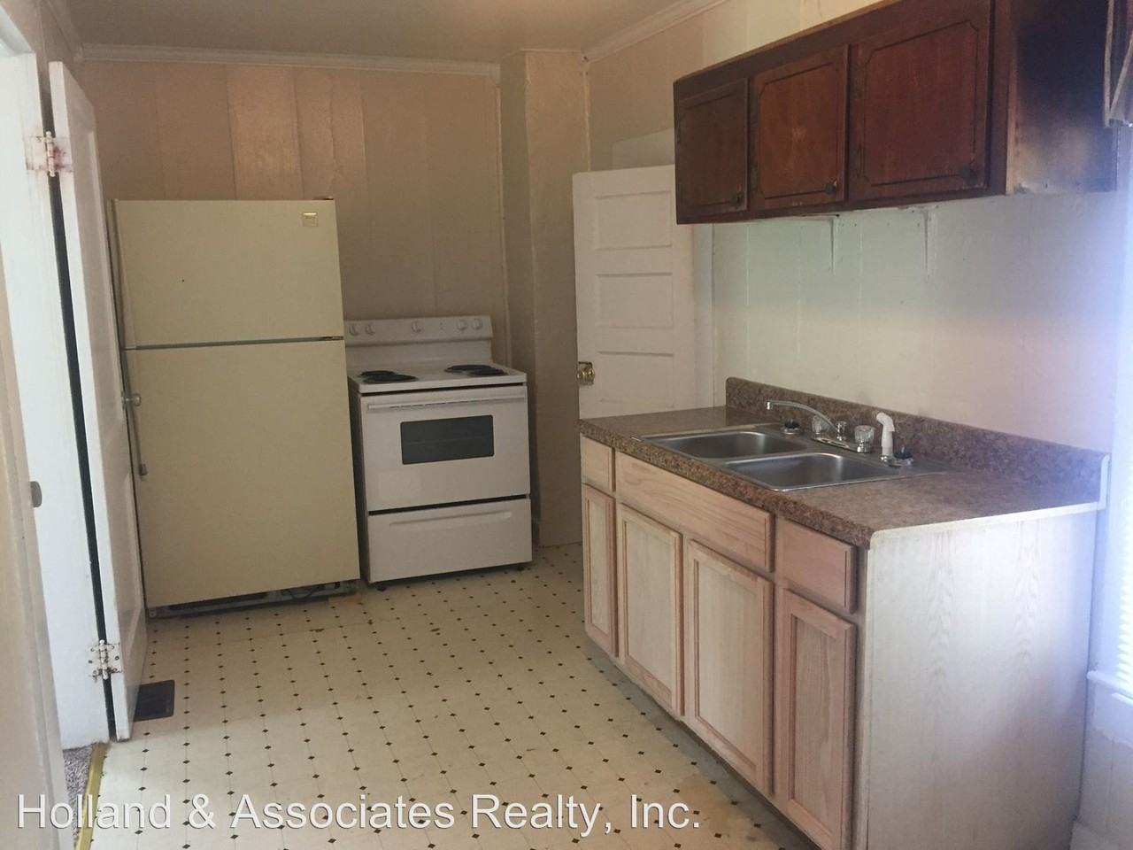 1319 Ridge Ave - Photo 2 of 9