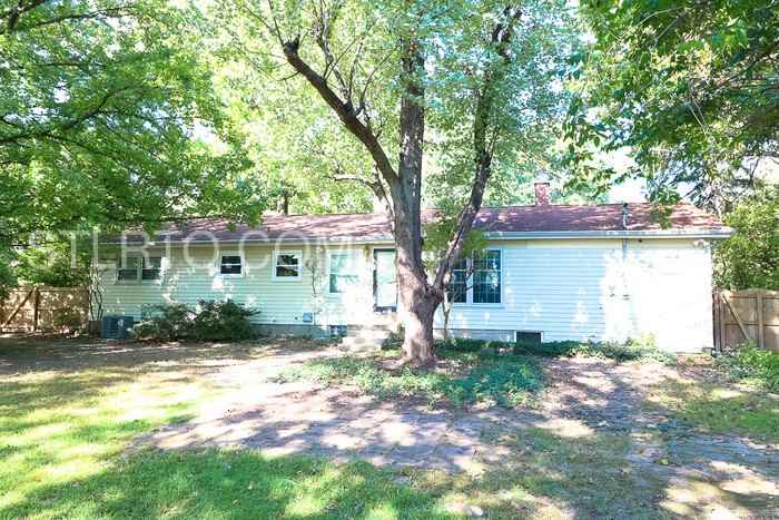 12062 Garden Ln - Photo 3 of 27